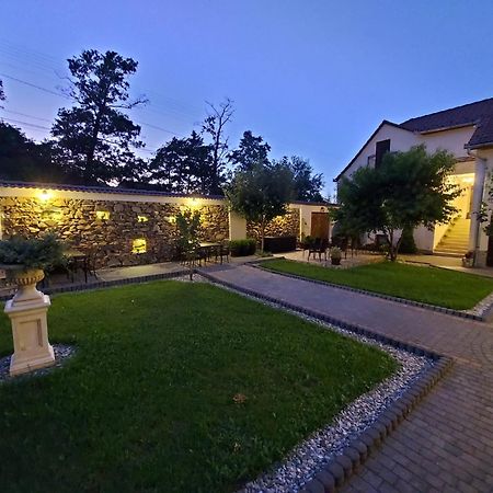 Conacul Poetilor Hotel Gura Rîului Exterior foto