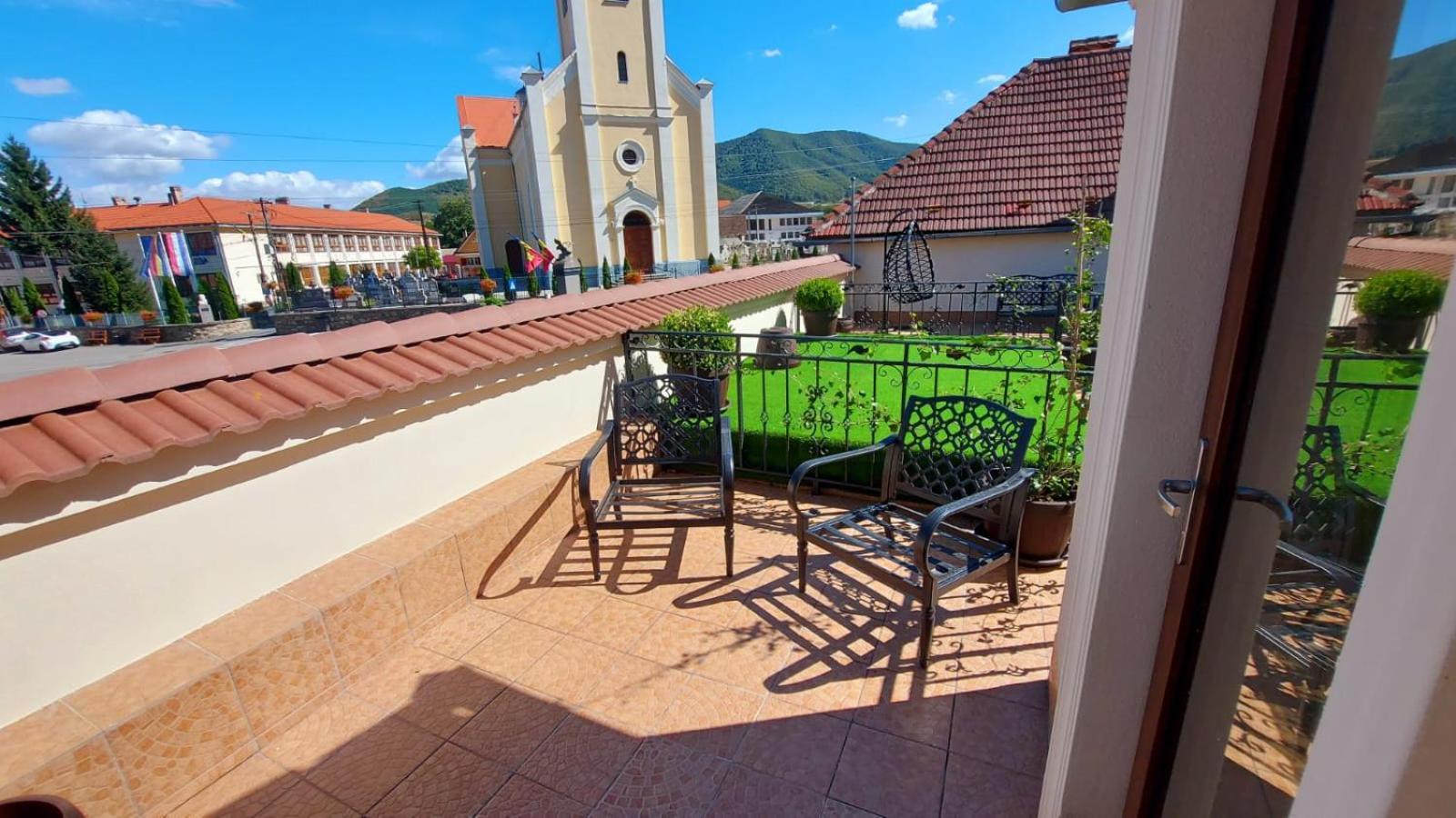 Conacul Poetilor Hotel Gura Rîului Exterior foto