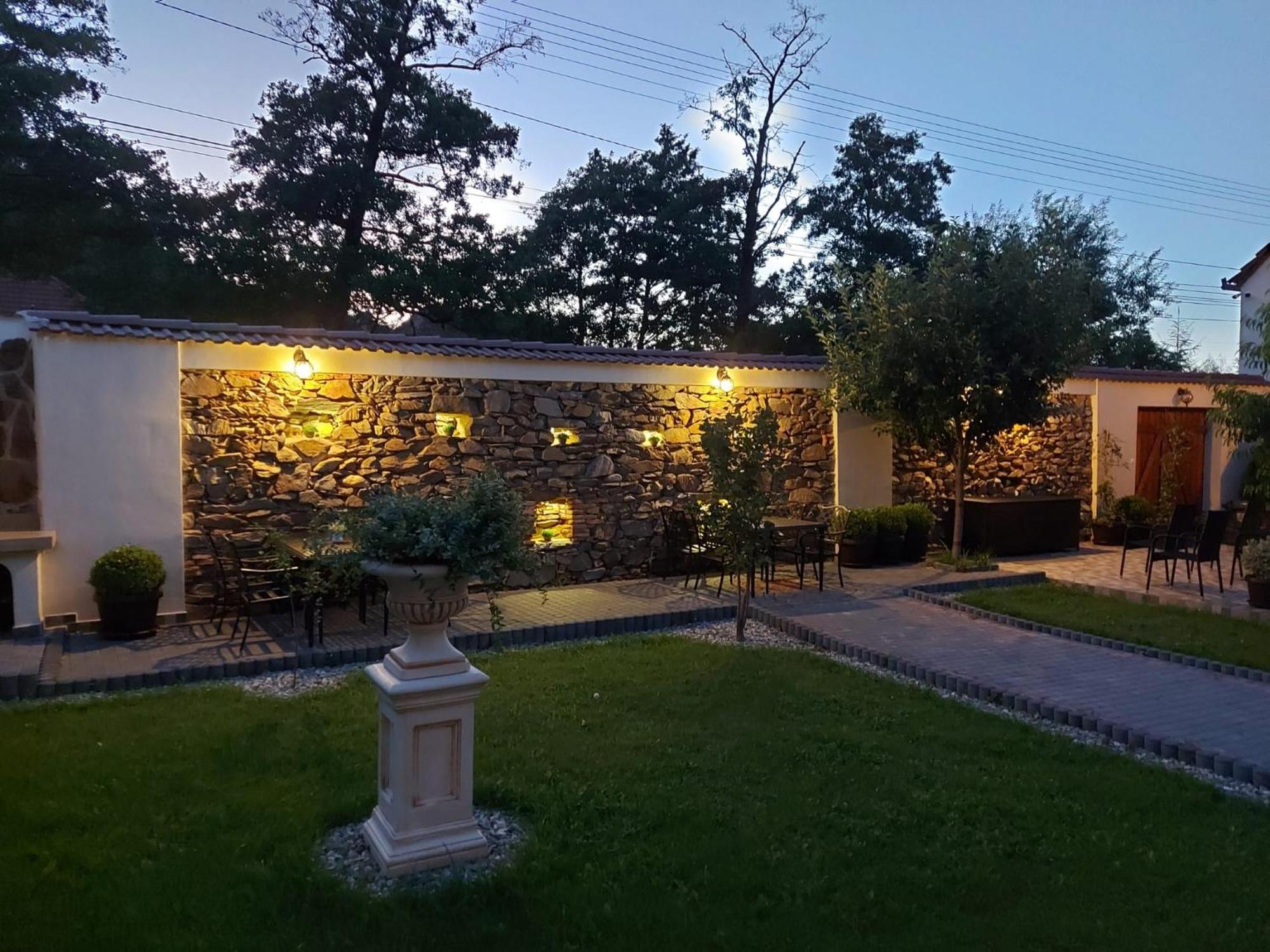 Conacul Poetilor Hotel Gura Rîului Exterior foto